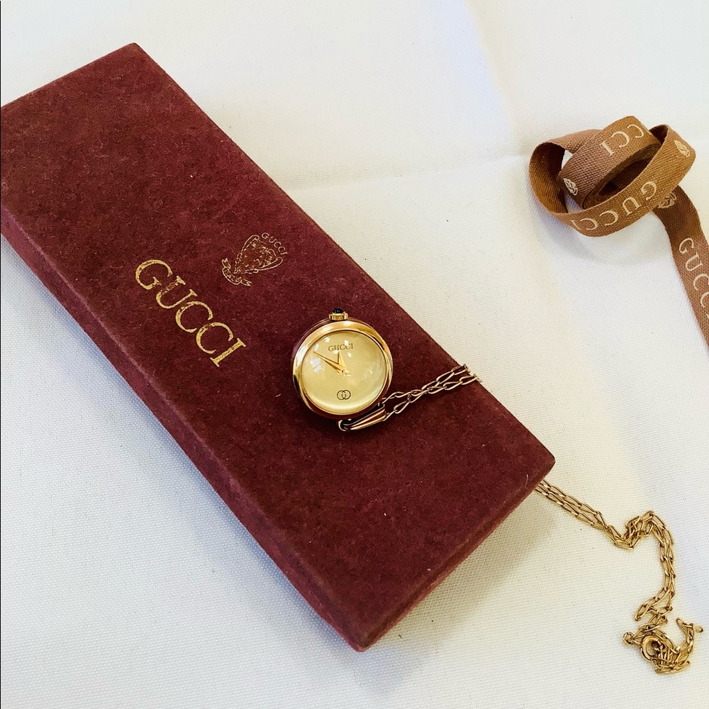 VINTAGE GUCCI watch on chain- beautiful necklace 🌹🌹